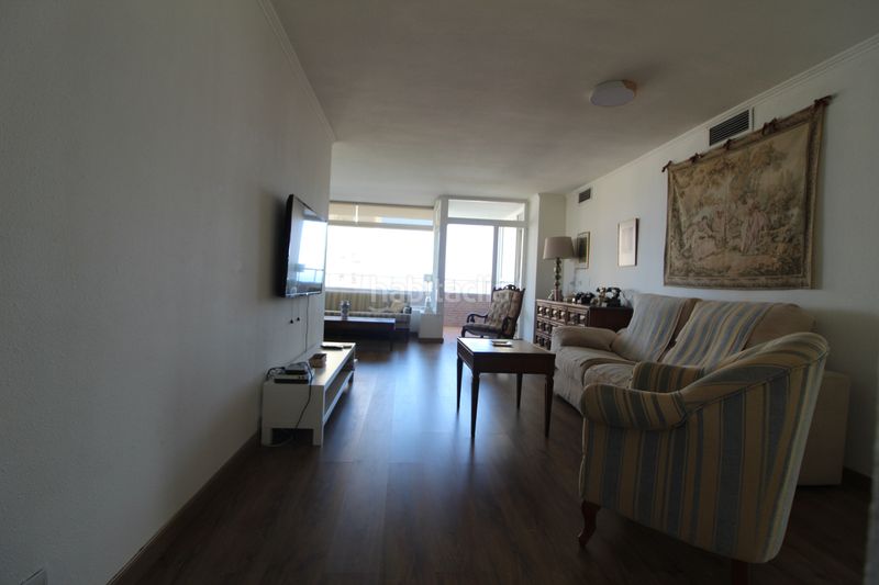 Foto f156ba9e-7f4f-49f1-b62c-0e1f14c1c29d. Pis a avenida de playamar 7 a Playamar - Benyamina Torremolinos
