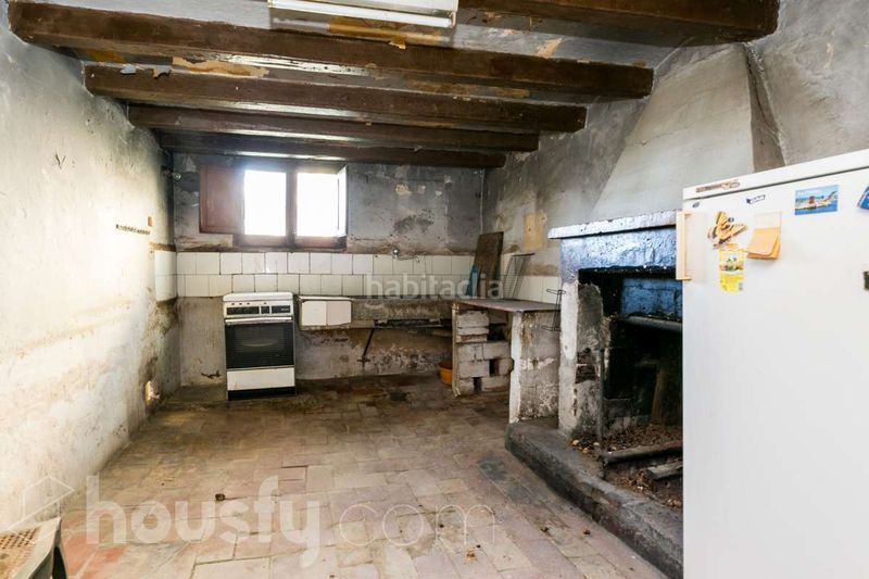 Foto 3231bdf9-a042-4585-9240-e46bd86ff7e0. Masia a sant joan . a Granada (La)