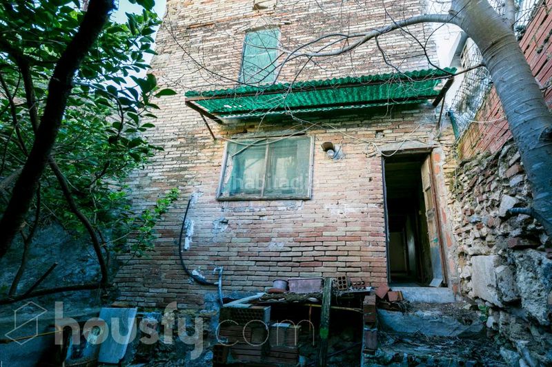 Foto c7ad54f4-29fb-4820-bea0-cb9df6fe03e4. Masia a sant joan . a Granada (La)