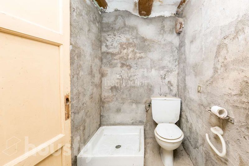 Foto eda9d723-1513-4b38-96b9-e75eefe9c952. Masia a sant joan . a Granada (La)