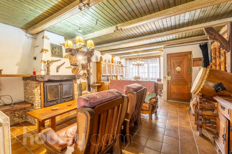 Foto b5480948-5d9c-4c84-92bb-fef62603422a. Maison dans el raval . dans Torrelles de Foix