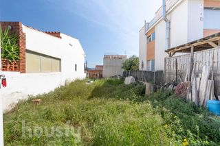 Terreny residencial a Cl john lennon .