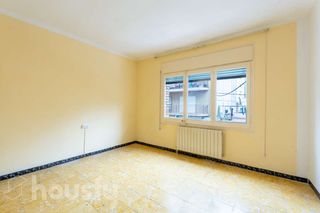 Casa a . .