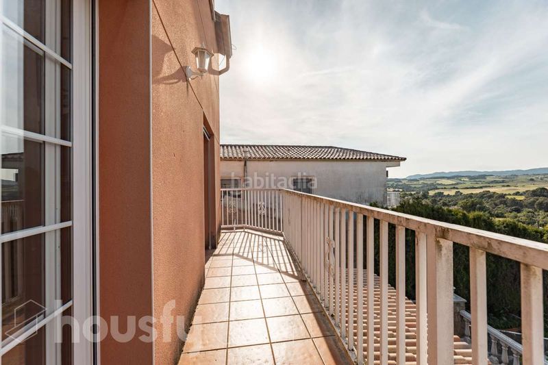 Foto d68c7d50-b1fb-4659-87fe-15ad14f61a62. House in calle angel guimera . in Piera