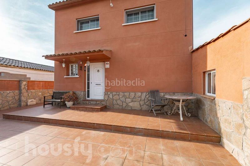 Foto e3f19cf8-88e9-4756-8187-6a2819ed4cd0. House in calle angel guimera . in Piera