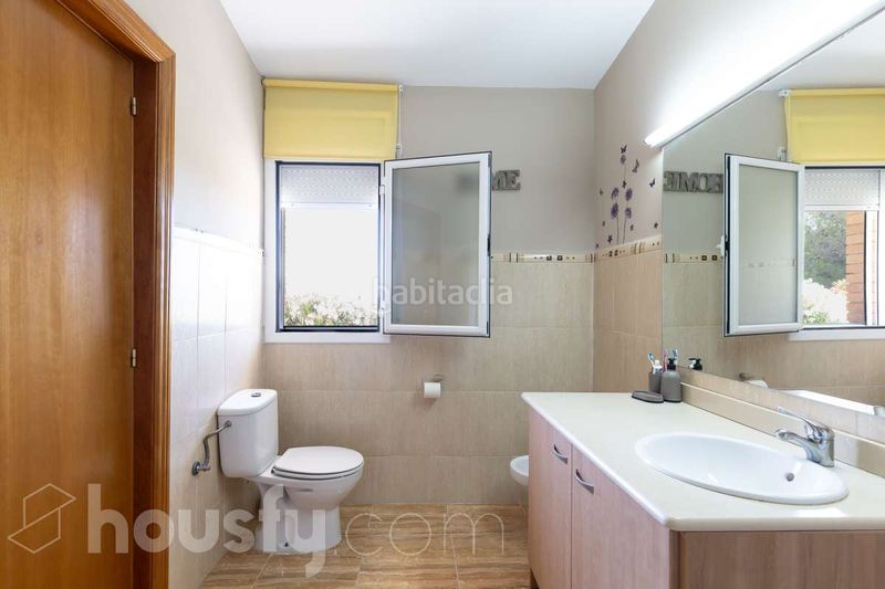 Foto 4a409fb9-10cd-4924-bedd-d5e1bb7ef03f. Casa en calle girona . en Aiguamúrcia