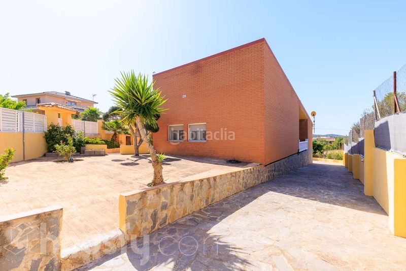 Foto b25a8d4b-fae8-4417-9e9d-71436efbc19d. Casa en calle girona . en Aiguamúrcia