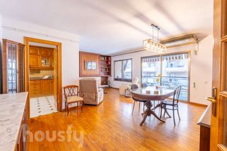 Flat in Calle josep coroleu .