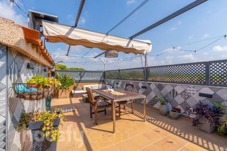 Duplex in Carrer del rasot .