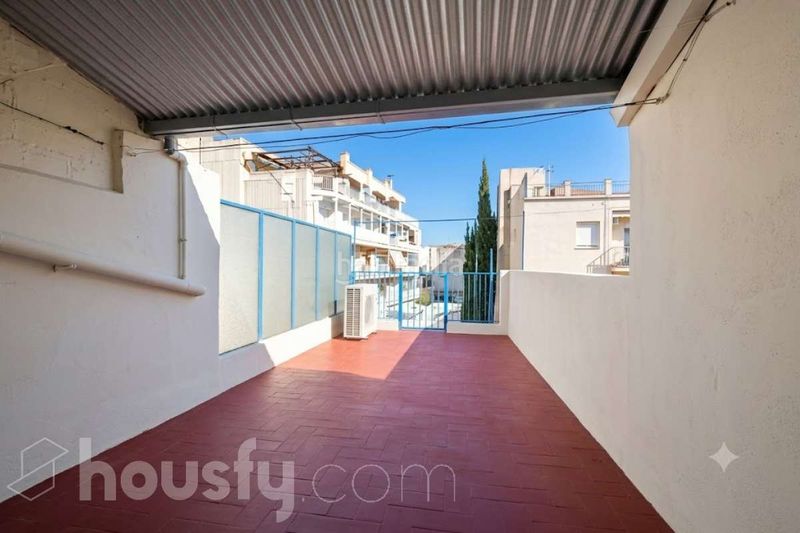 Foto fe39825f-bc4a-40d5-a130-d73be4a52543. Casa en calle parellada . en Centre Vila Vilafranca del Penedès