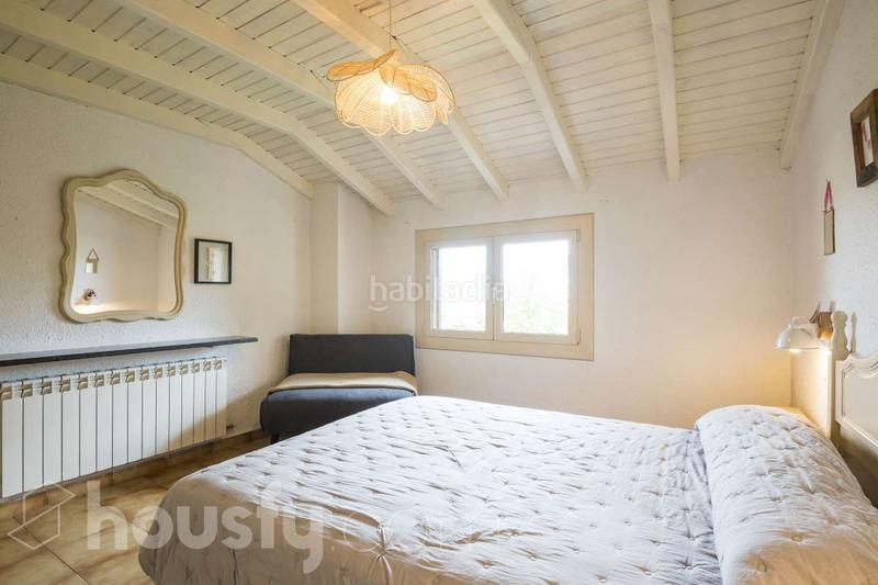 Foto e381dde4-9592-4447-add5-c4027f742bbb. Casa en carrer ocells . en Mediona