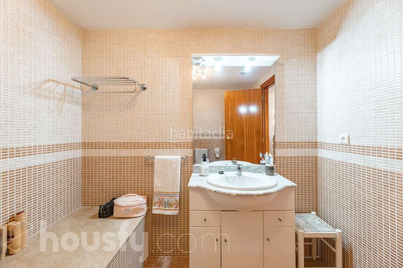 Foto 16cc3652-1fd3-4582-9d71-fe20c3dd1a57. Casa in calle poeta rafael alberti . in Creixell
