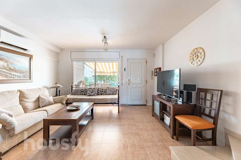 Foto bd0ffb5a-d302-4236-909f-fec8339fe71f. Casa in calle poeta rafael alberti . in Creixell