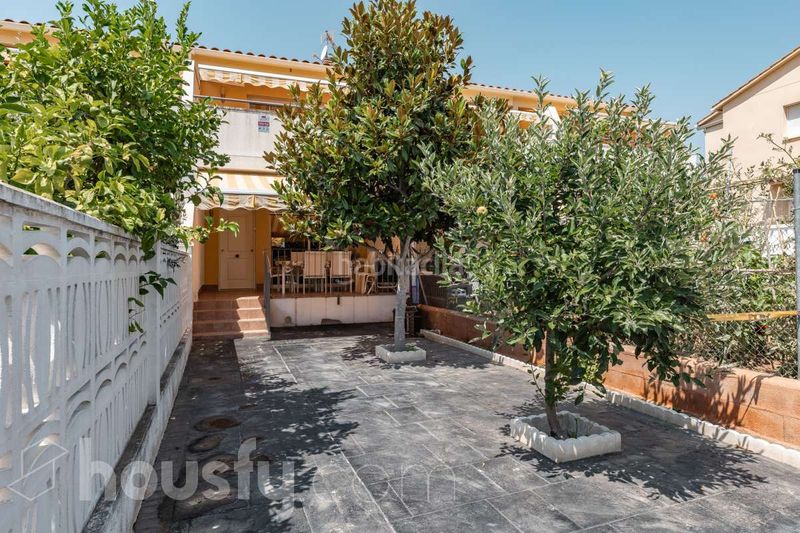 Foto bdef0b01-71b5-4e84-b424-3c87d7705e70. Casa in calle poeta rafael alberti . in Creixell