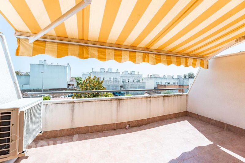 Foto d045d381-50aa-4329-ae74-e5ea4c1f8284. Casa in calle poeta rafael alberti . in Creixell