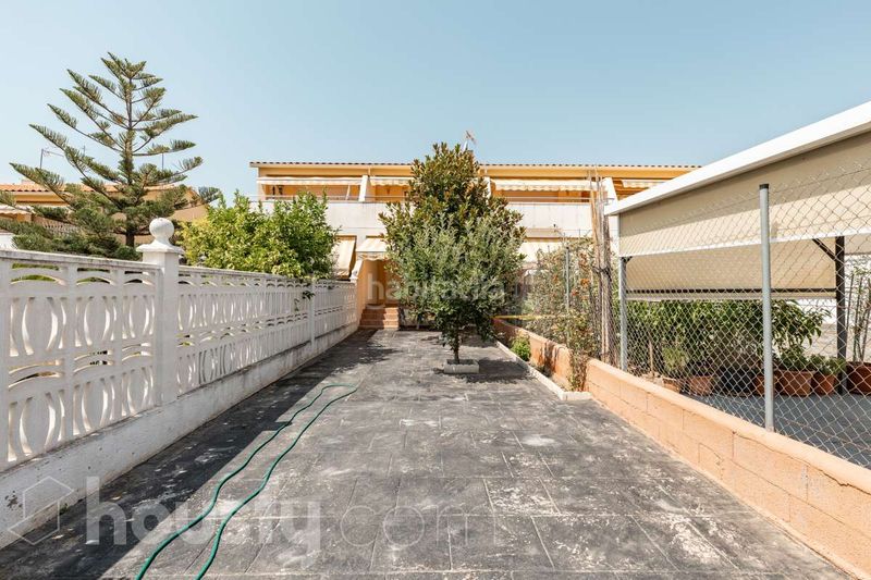 Foto d848002f-4df9-42ac-ac96-6435601c22bc. Casa in calle poeta rafael alberti . in Creixell