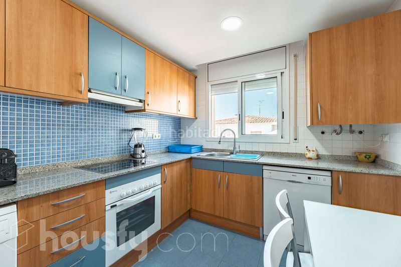 Foto fd29e989-f84f-4cfe-82eb-6ab37b446b9f. Casa in calle poeta rafael alberti . in Creixell