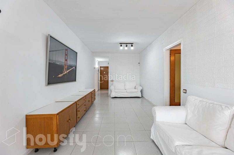Foto cbb17e54-1a8e-45e2-a3f3-629449c7ee2d. Pis a Cunit diagonal Cunit