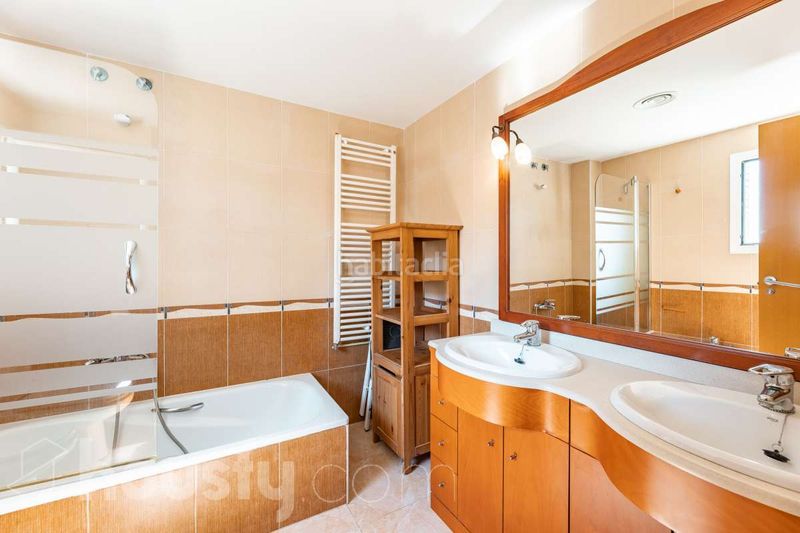 Foto f47392d7-1cac-48dc-a805-f1adc52f6750. Casa amb calefacció aparcament piscina a Mas Mel Calafell