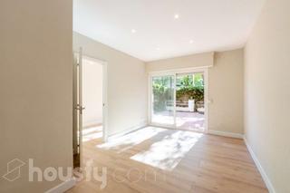 Ground floor in Carrer de ramon muntaner .