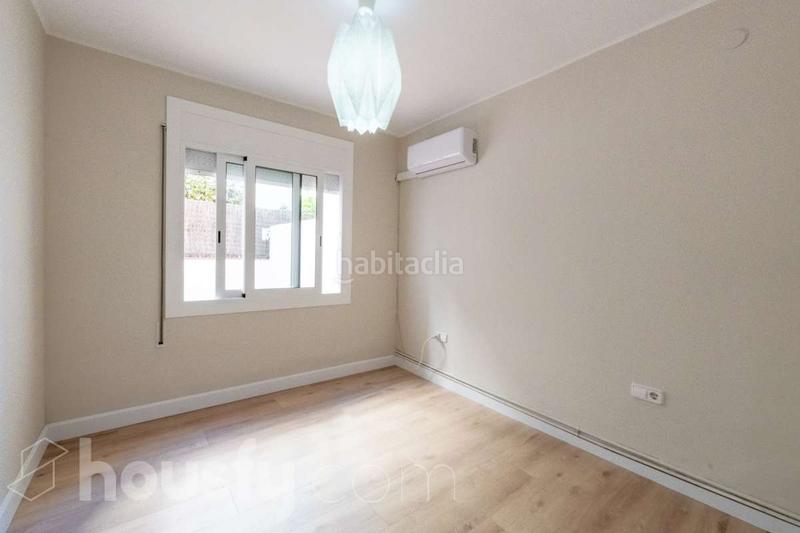 Foto b8bfe0d7-be0c-4506-a903-112e90591033. Piano terra in carrer de ramon muntaner . in Ribes Roges Vilanova i la Geltrú