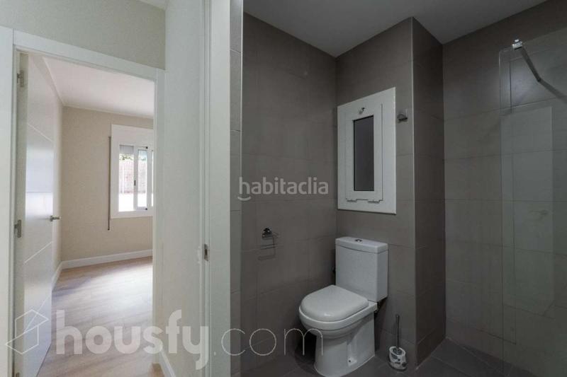 Foto 1854f173-405b-4ef3-b40c-377693a609fa. Planta baja en carrer de ramon muntaner . en Ribes Roges Vilanova i la Geltrú