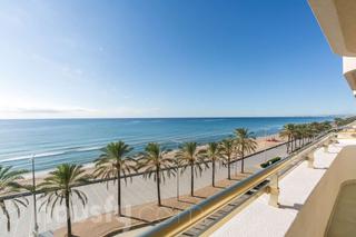 Pis a CL JOAN SALVAT-PAPASSEIT .