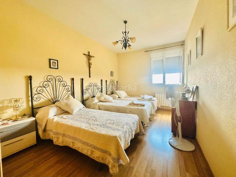 Foto 027c4729-8d83-4433-8994-47fb67e4e02c. Casa adossada amb calefacció aparcament a Oeste Mérida