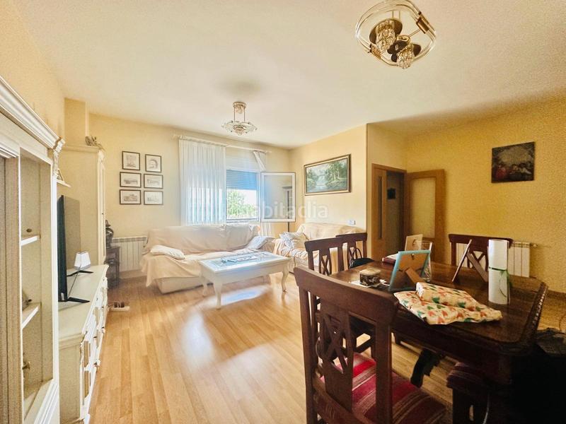 Foto 0926605b-a94a-4731-9d06-899b59c3eb91. Casa adossada amb calefacció aparcament a Oeste Mérida