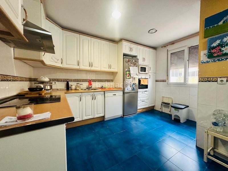 Foto 0a962345-4f94-4782-bc81-65666eec2ec9. Casa adossada amb calefacció aparcament a Oeste Mérida