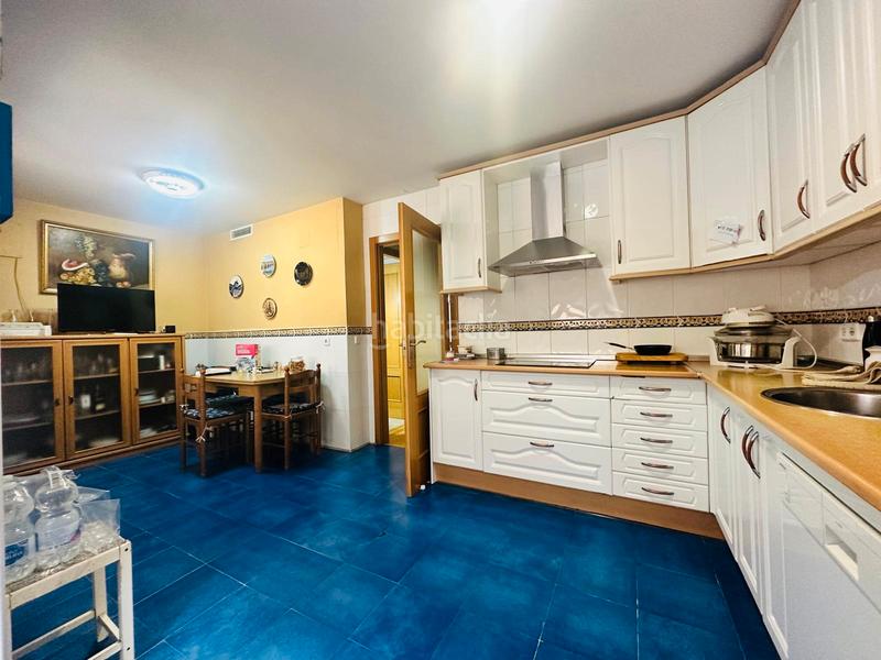 Foto 1c8e1a9e-08d1-426b-a534-336db12975cf. Casa adossada amb calefacció aparcament a Oeste Mérida