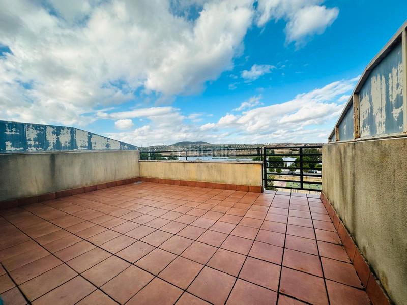 Foto 5bc0f9a6-9352-45cd-bede-16b6daa157d3. Casa adossada amb calefacció aparcament a Oeste Mérida