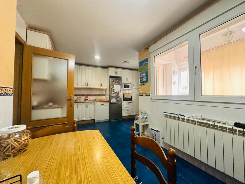 Foto 7f4ab182-42dd-498e-975d-f3bb0a845741. Casa adossada amb calefacció aparcament a Oeste Mérida