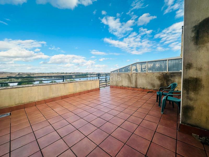 Foto 9a27b4c9-7f00-4cd1-a0b0-f19dfa5bfe66. Casa adossada amb calefacció aparcament a Oeste Mérida