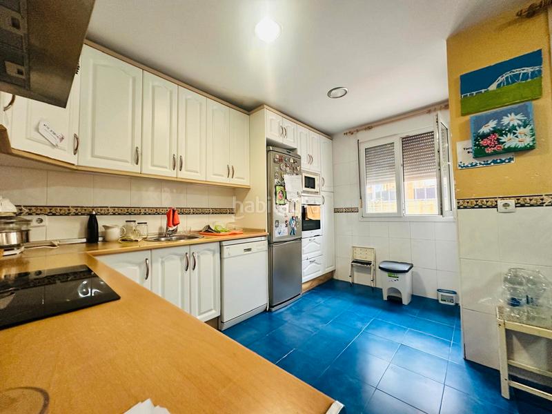 Foto a67f6024-b516-49bd-b6a2-6c3e09174194. Casa adossada amb calefacció aparcament a Oeste Mérida