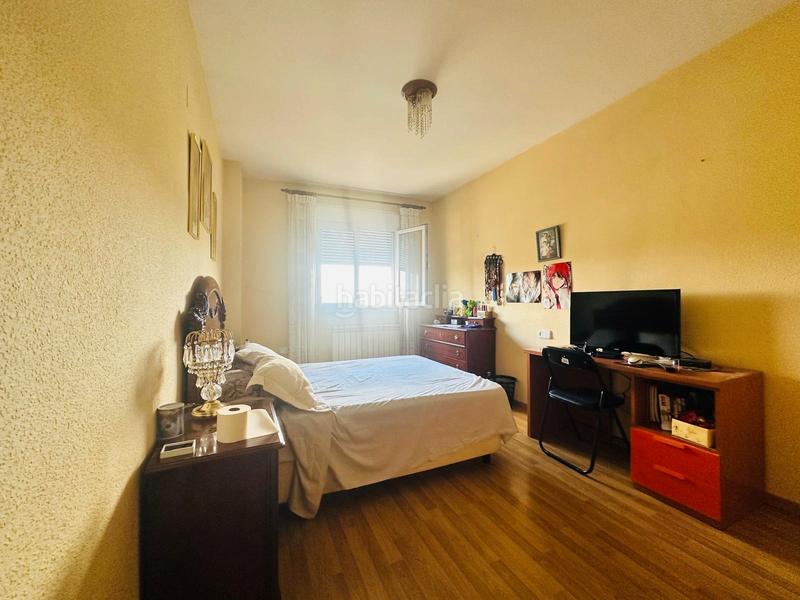 Foto ef490ad0-1672-4fe0-9386-04fc911e7c2e. Casa adossada amb calefacció aparcament a Oeste Mérida