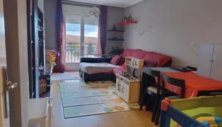 Appartement  Calle bachiller finardo valerio 1. Piso con plaza de garaje  junto parque valhondo