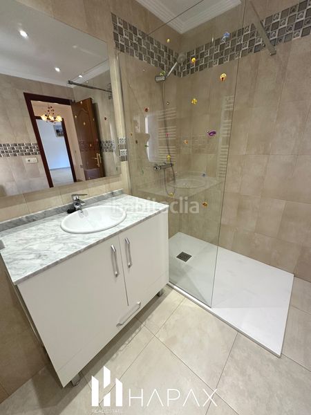 Foto b554d6a3-087b-40ee-8f4e-85af4a76529c. Flat with heating in Garrido Norte Salamanca