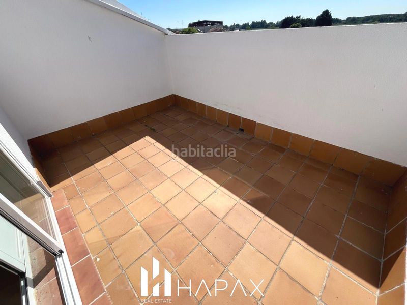 Foto 499e16a9-2015-40c3-8e1e-35a82a84d3e4. Àtic amb calefacció aparcament a Encinas de Abajo