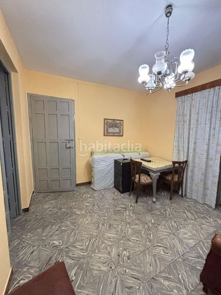 Foto b9443672-0cfb-4485-a5e6-6114bf2c44bd. Casa a Valdepeñas