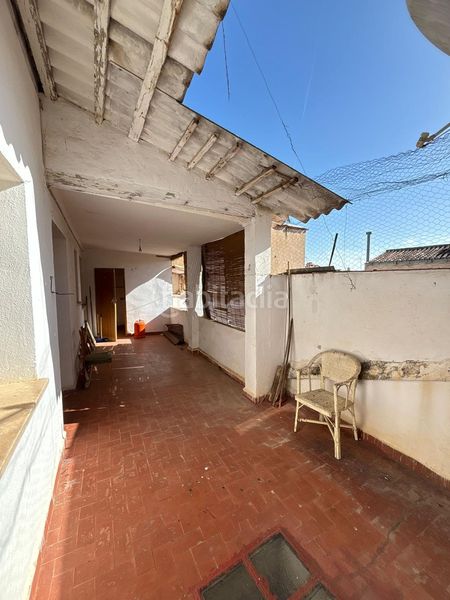 Foto d05d0d67-21e3-42e5-afde-76bd79f8c10c. Casa amb aparcament a Valdepeñas
