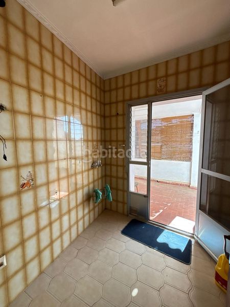Foto d99de985-6e50-42a0-b0dd-ef7e90b7b0f3. Casa amb aparcament a Valdepeñas