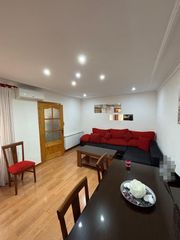 Haus in Valdepeñas. Vivienda familiar lista para entrar a vivir con excelentes comod