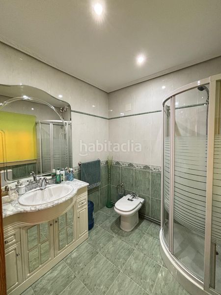 Foto b35fd221-2384-42a3-b60b-0afa03b3e03b. Casa amb aparcament a Valdepeñas