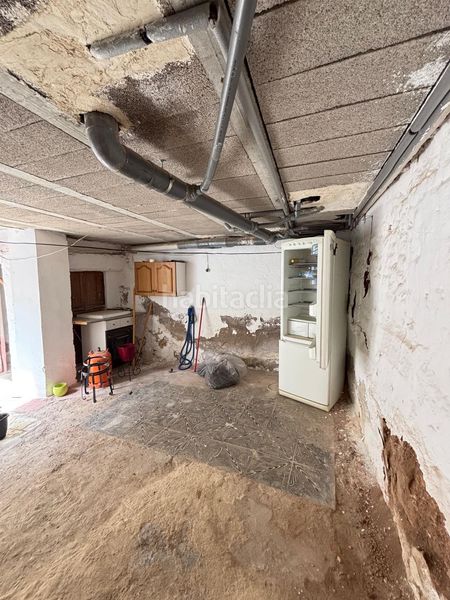 Foto b69dd682-1439-4d82-a26f-82368a27a03c. Casa amb aparcament a Valdepeñas