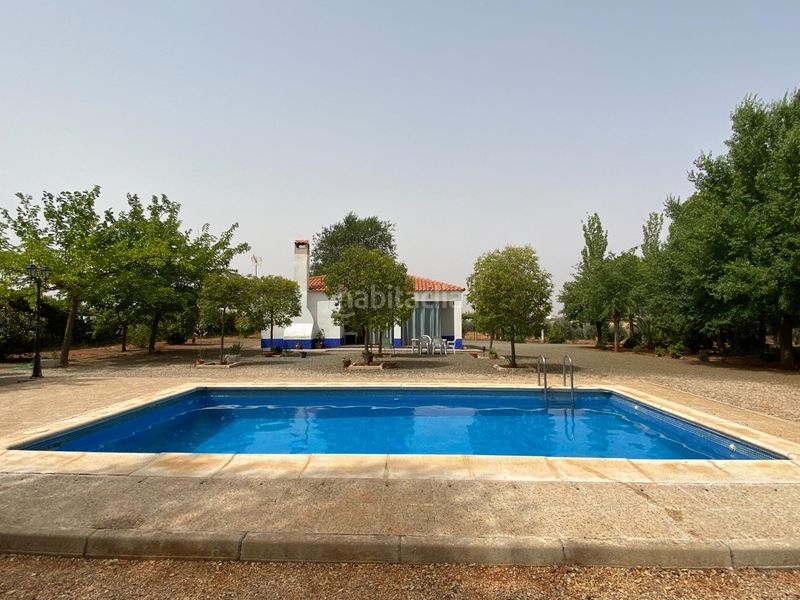 Foto dd9eea39-fd78-487a-9a8c-c1bf318f9550. Masia a Torrenueva