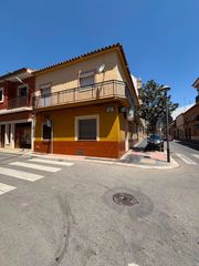 Maison à Valdepeñas. Propiedad en venta vivienda y local comercial versátil