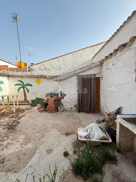 Foto fba93887-1b2f-4ef0-b48b-612e80d8e280. Casa a Valdepeñas