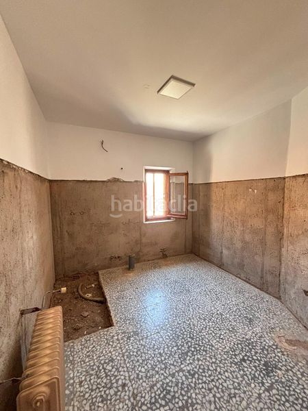 Foto bdd71f0f-bf24-444b-beb0-4489a9fbb886. Casa amb aparcament a Montiel