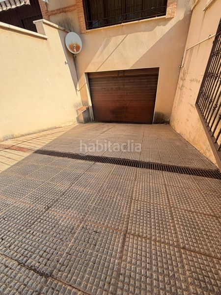 Foto b3572052-e251-42e1-836c-5b987f65f792. Casa amb aparcament a Valdepeñas